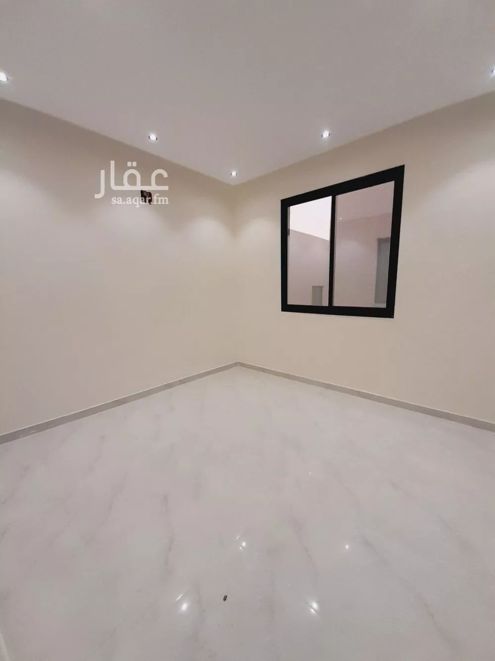 فيلا 4 غرف في عكاظ 6