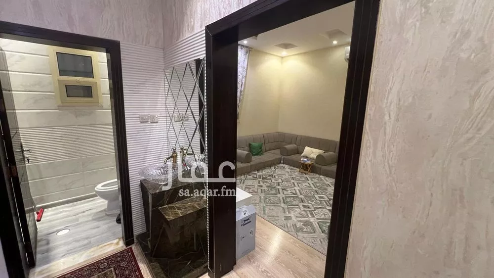 فيلا 7 غرف في العارض 10