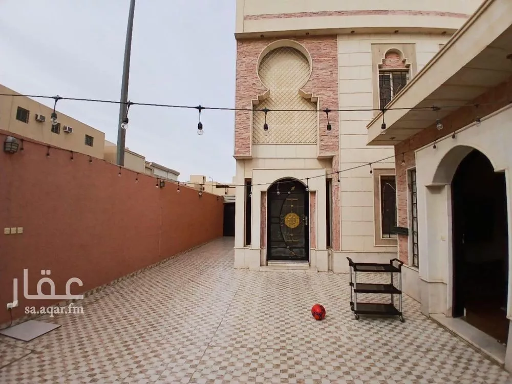 7 bedroom villa in Al Rimal 6