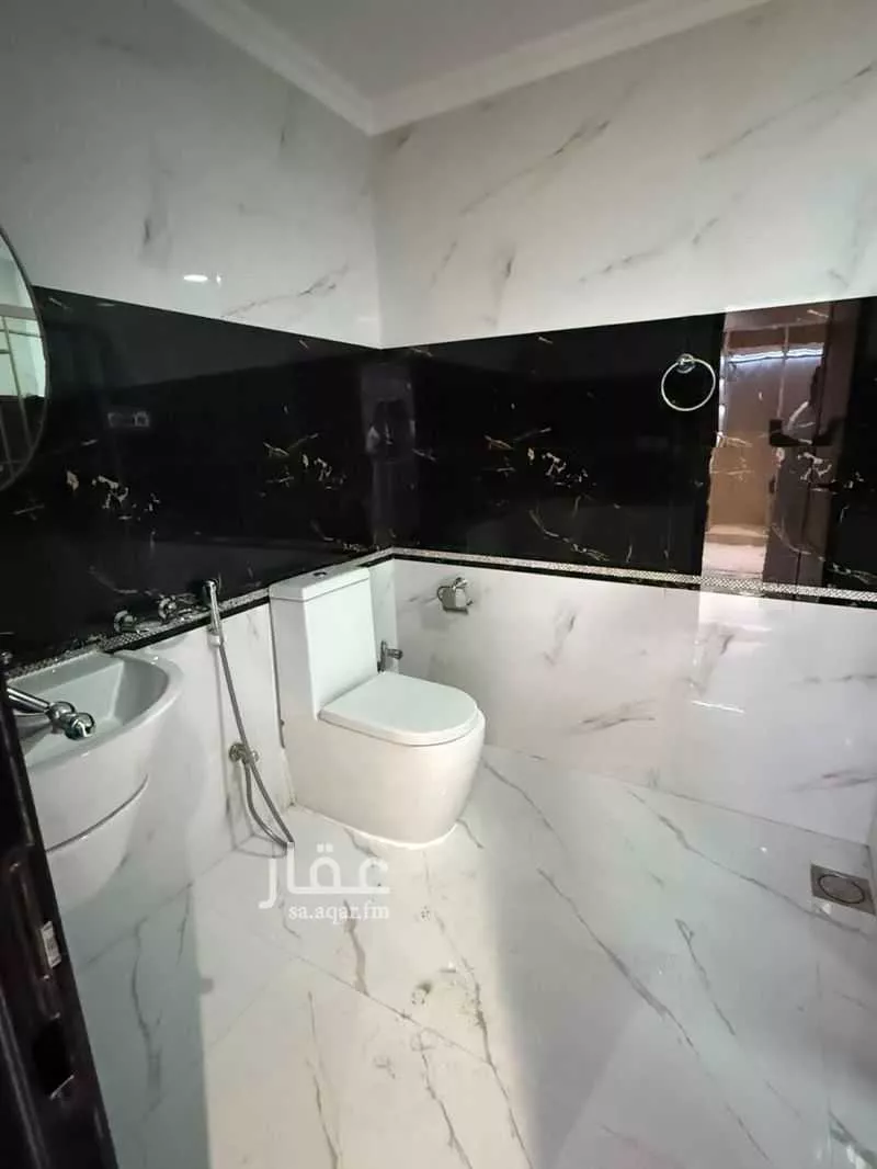 5 bedroom apartment in Al Qashlah, Eastern Province 2