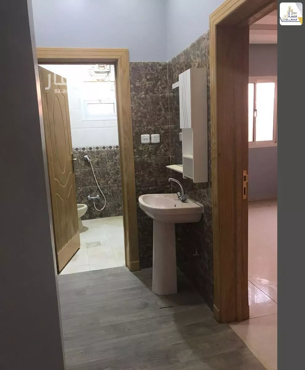 فيلا 18 غرف في ظهرة لبن 21
