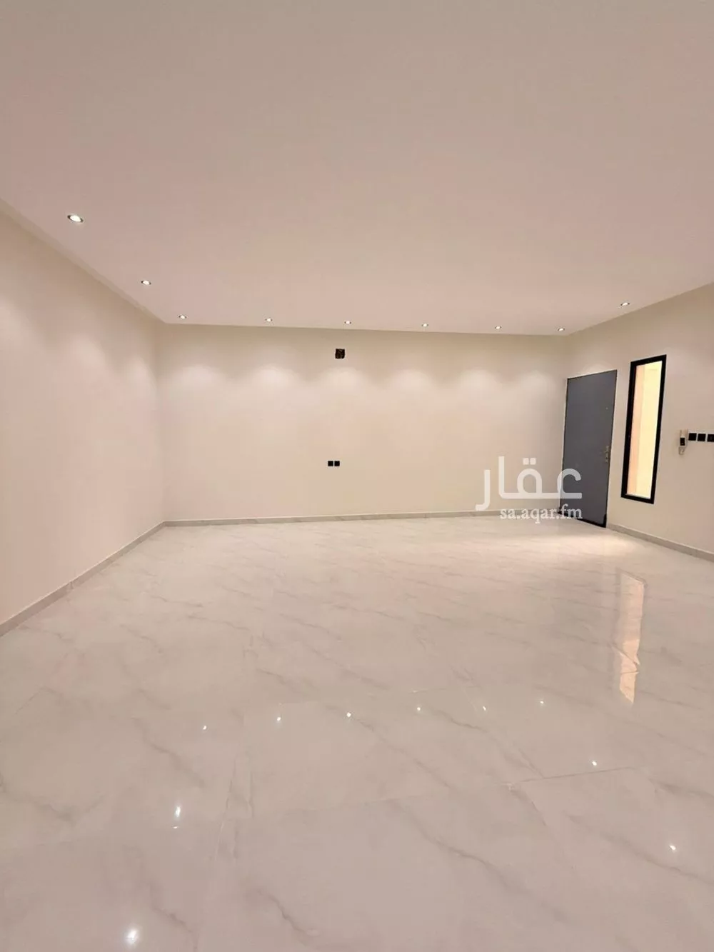 فيلا 6 غرف في عكاظ 14