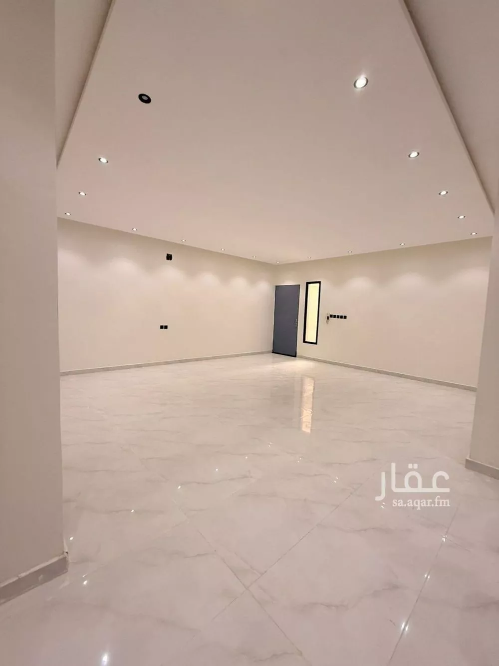 فيلا 6 غرف في عكاظ 16