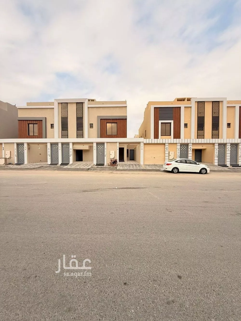 فيلا 6 غرف في عكاظ 4