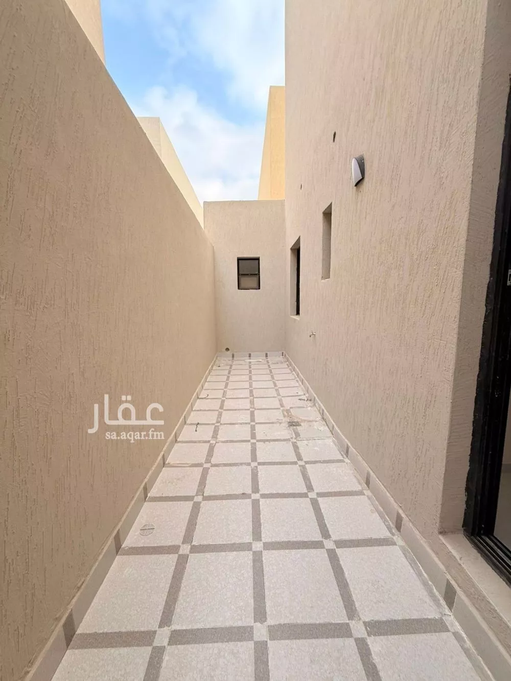 فيلا 6 غرف في عكاظ 10