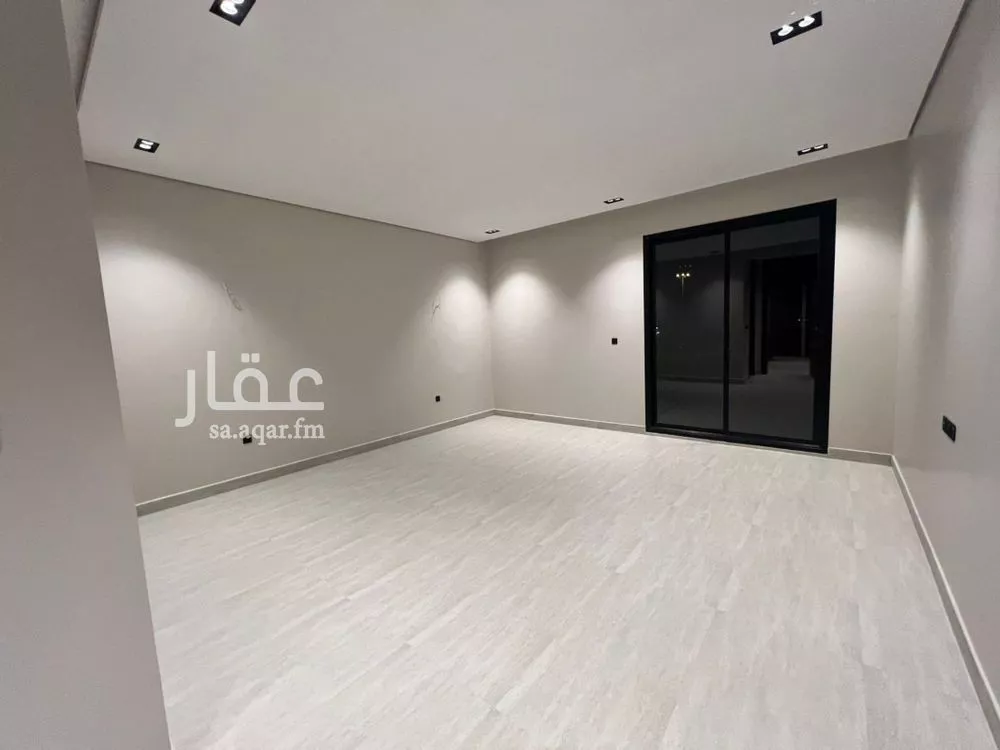 فيلا 5 غرف في الرمال 15
