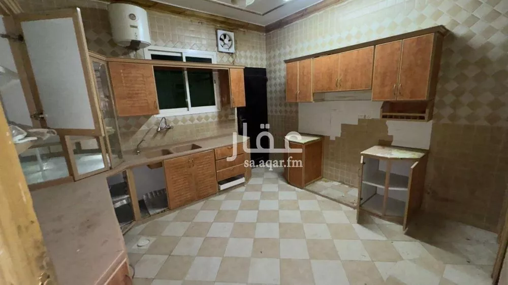فيلا 9 غرف في العريجاء الغربية 16