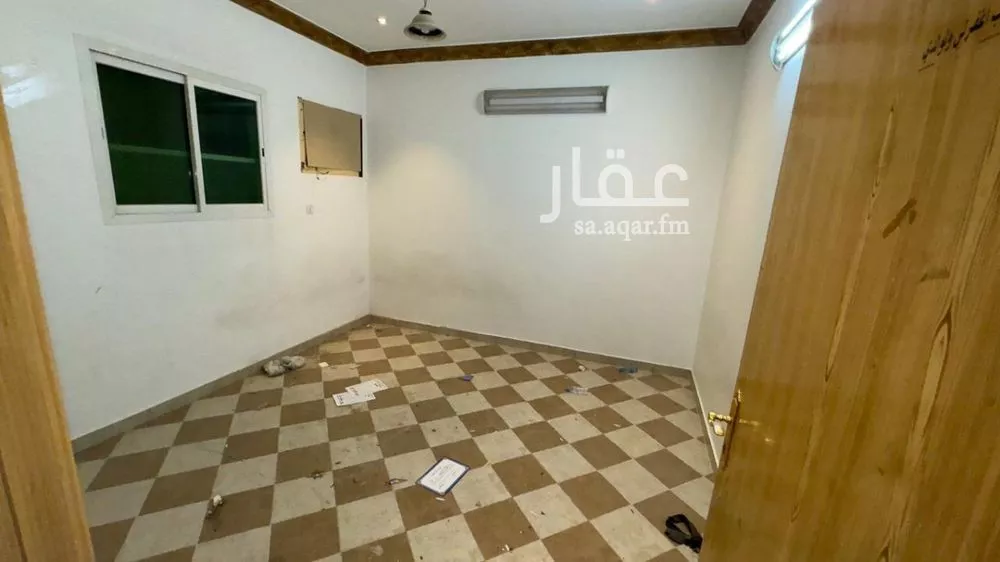 فيلا 9 غرف في العريجاء الغربية 25
