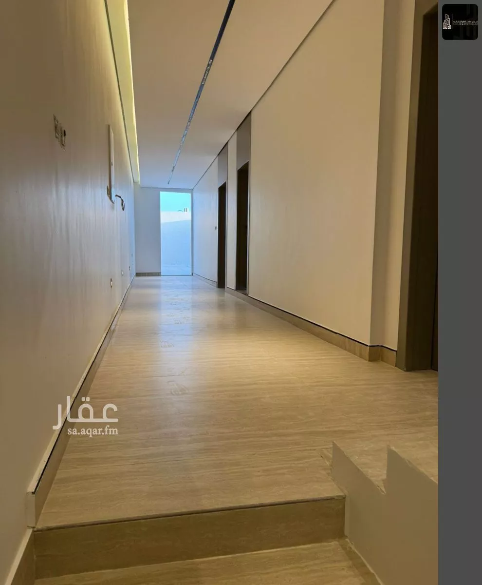 فيلا 4 غرف في الشرق 6