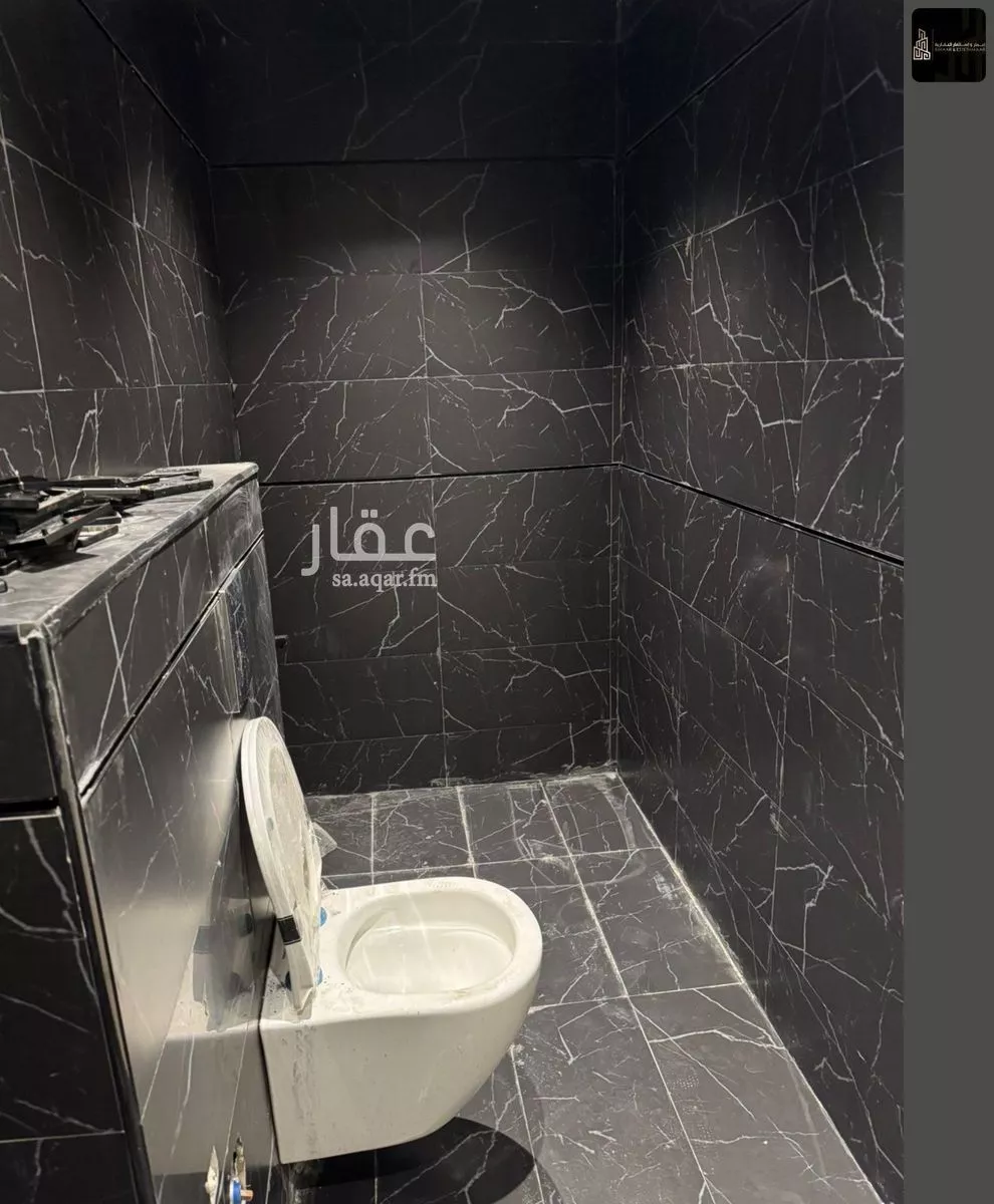 فيلا 4 غرف في الشرق 10