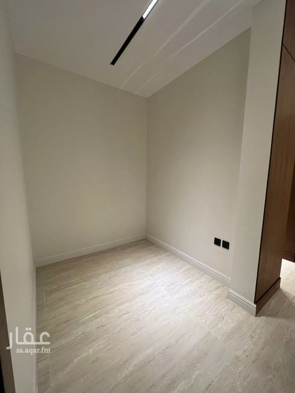 فيلا 4 غرف في النرجس 12