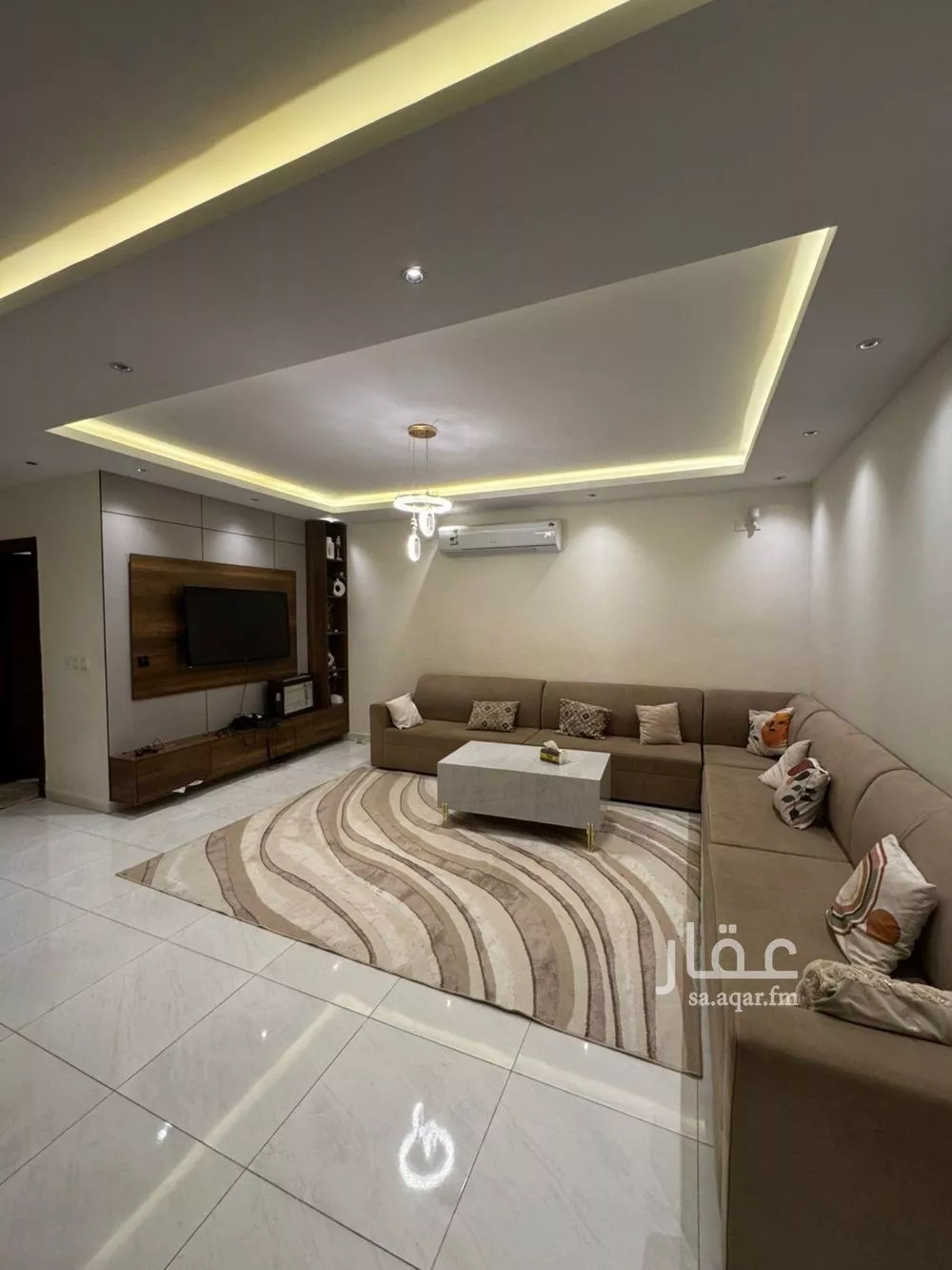 4 bedroom villa in Al Janadriyah 2