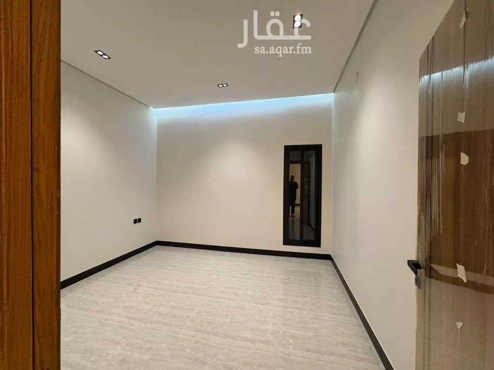 5 bedroom villa in Al Rimal 13