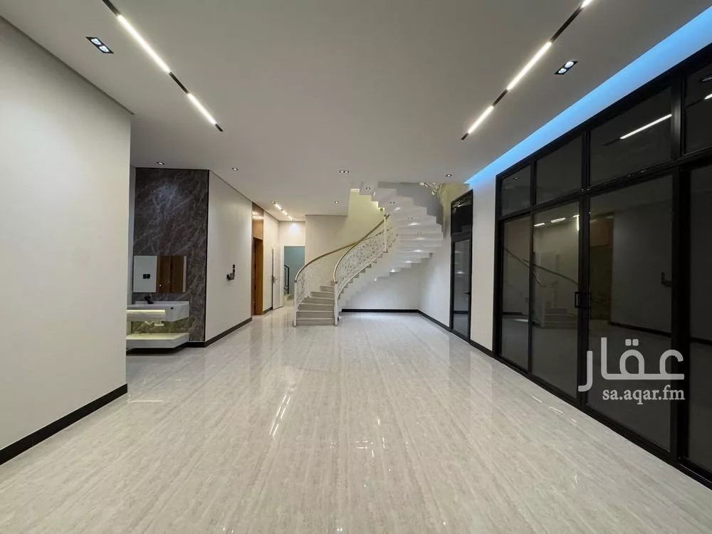 5 bedroom villa in Al Rimal 19