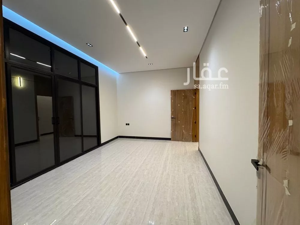 5 bedroom villa in Al Rimal 8