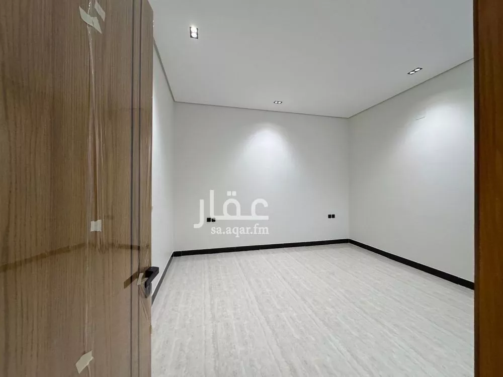 5 bedroom villa in Al Rimal 9