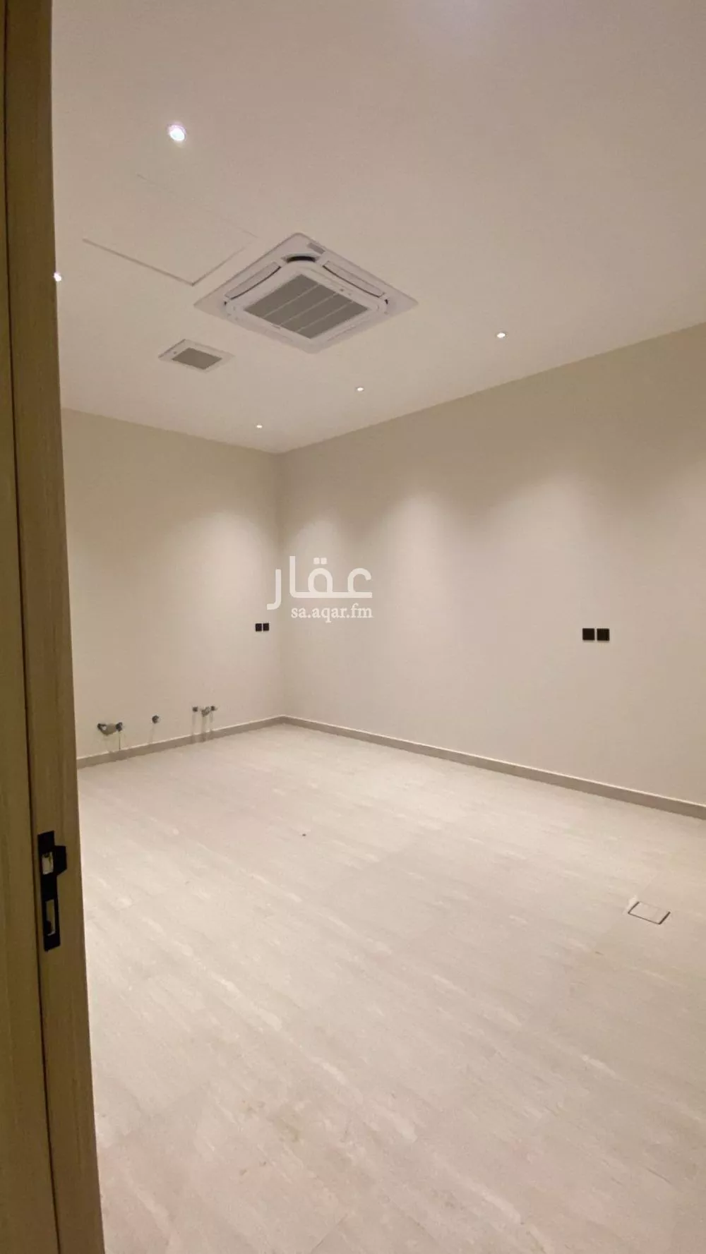 4 bedroom villa in Al Rabwa 6