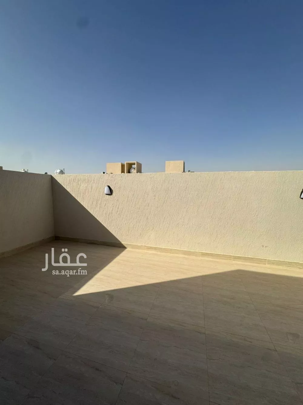 فيلا 7 غرف في النرجس 12