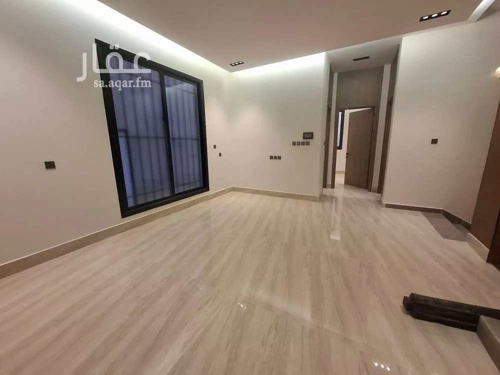 فيلا 5 غرف في الرمال 10