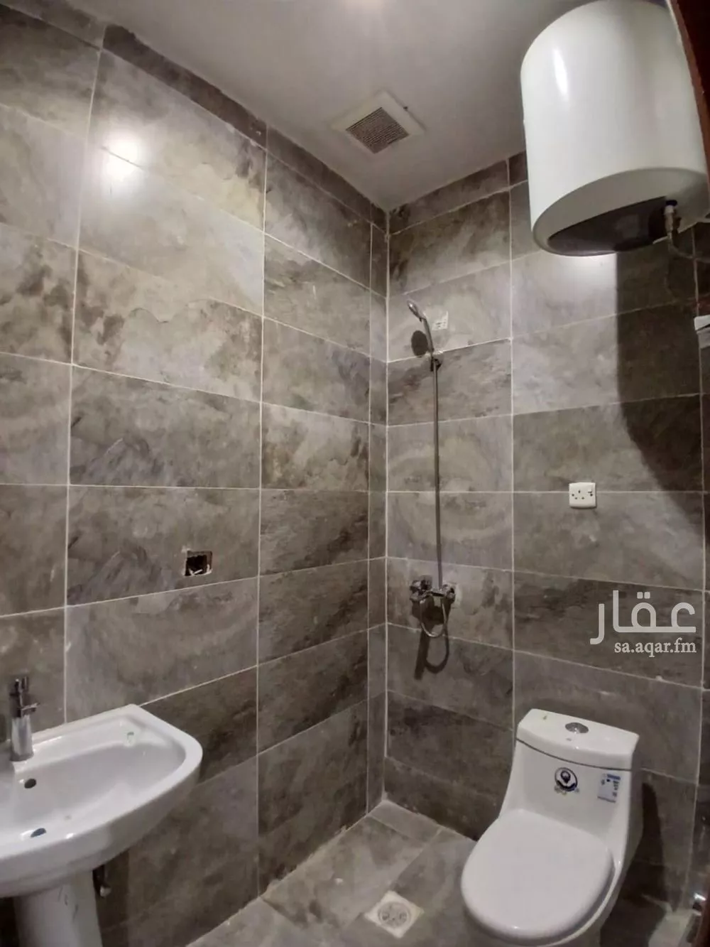 2 bedroom apartment in Al Malaz 4