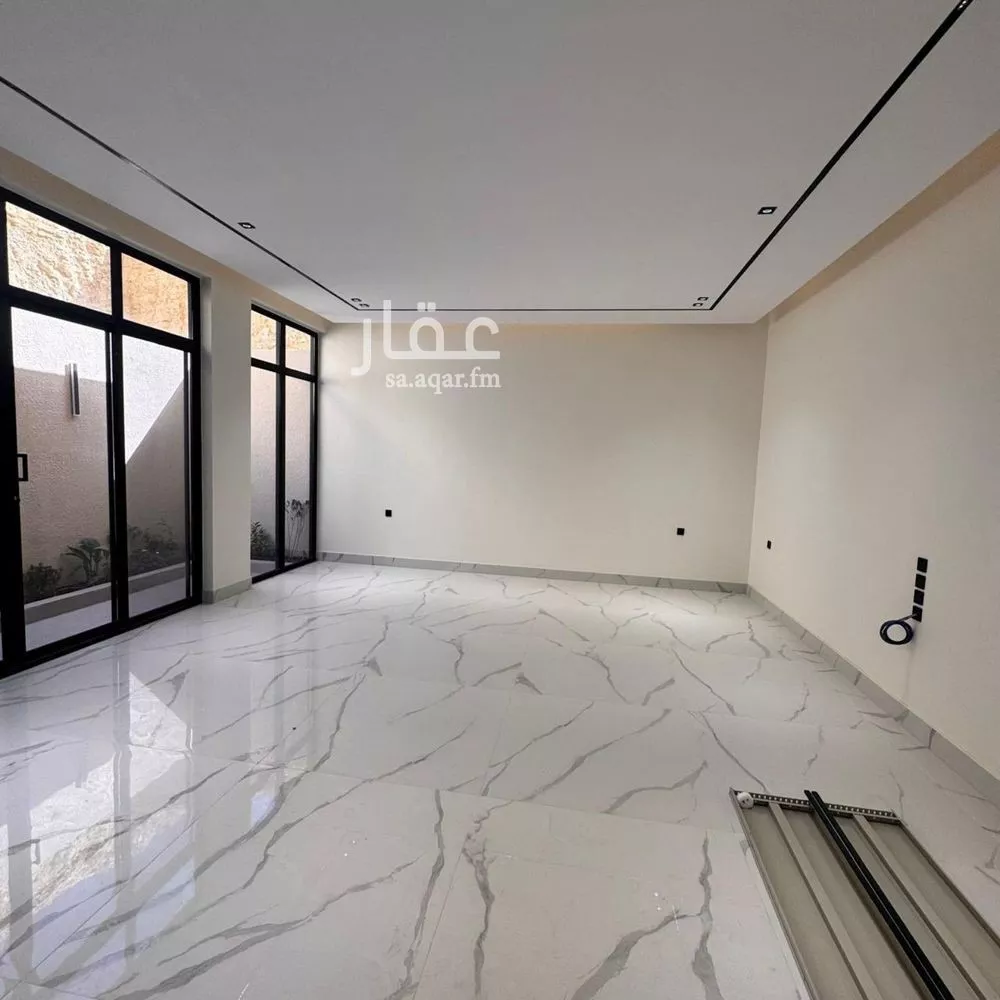 4 bedroom villa in Al Narjis 18