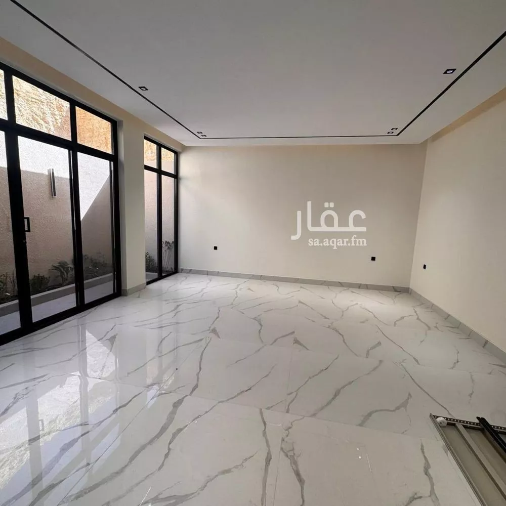 4 bedroom villa in Al Narjis 8