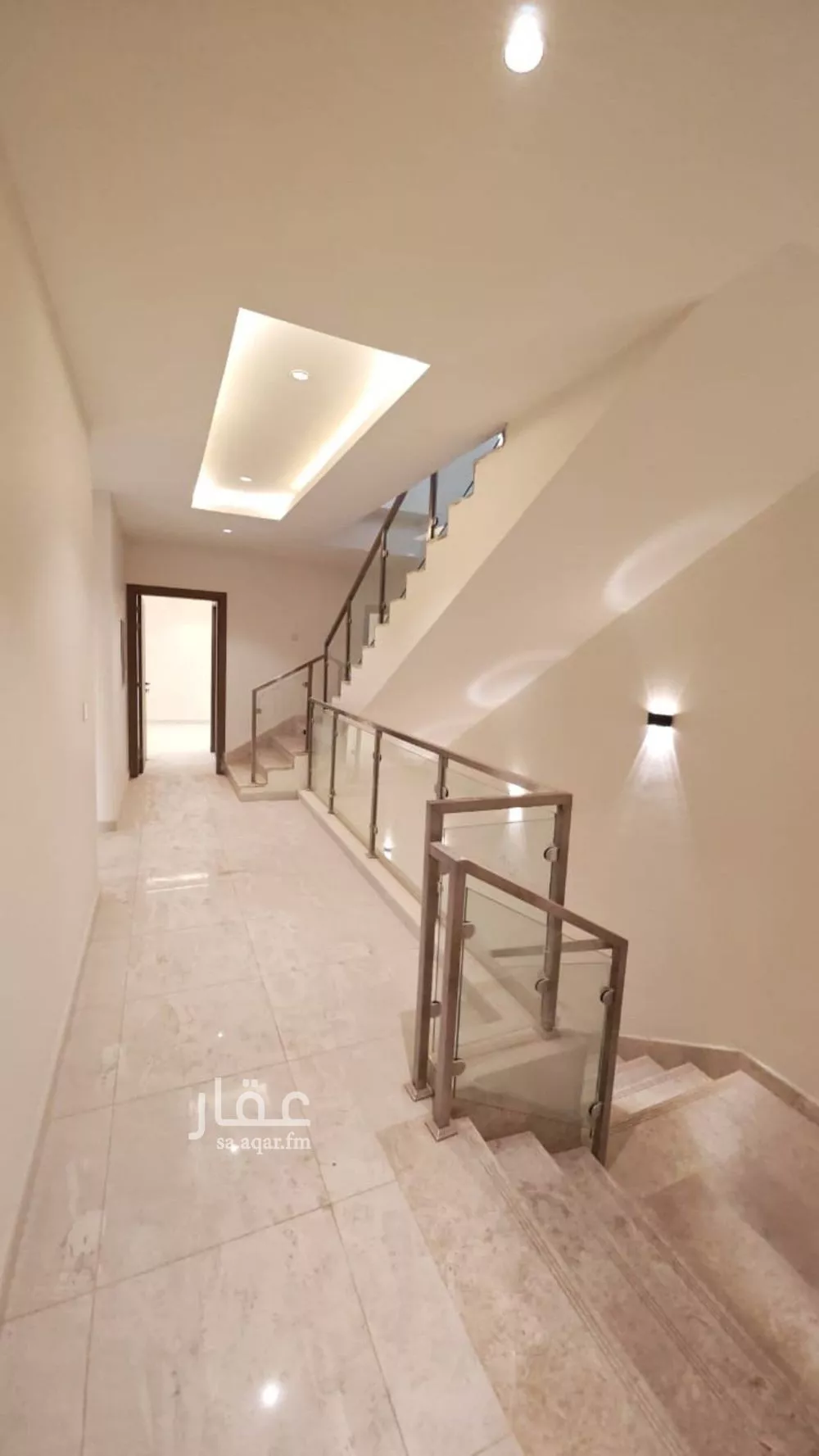 فيلا 8 غرف في عريض 11