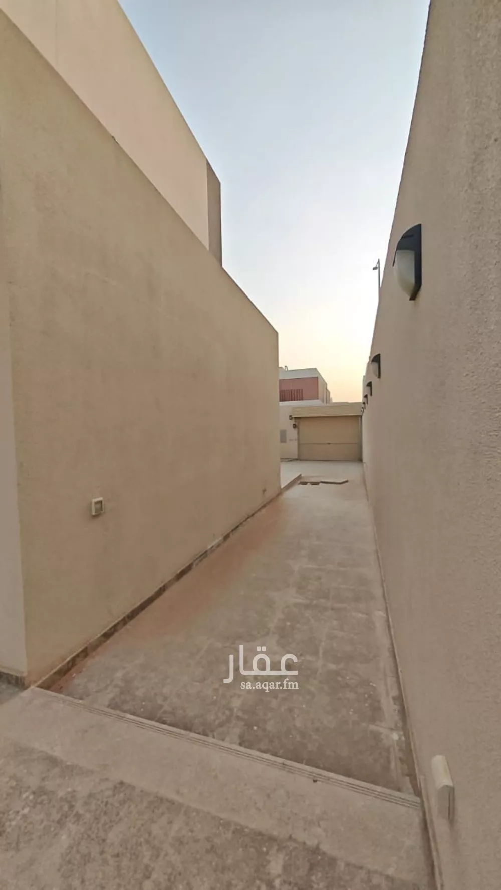 فيلا 8 غرف في عريض 21