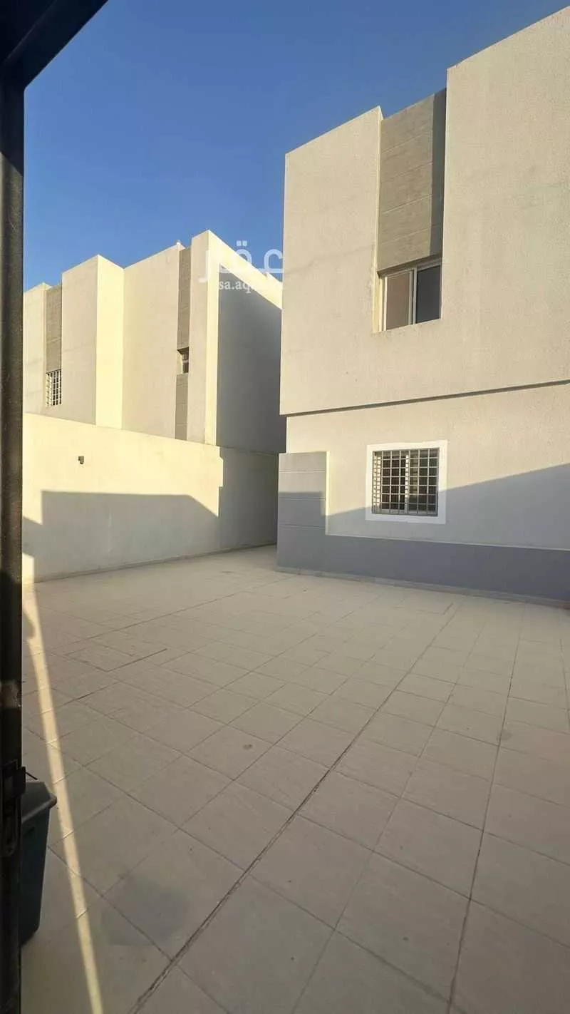 فيلا 5 غرف في الجنادرية 15
