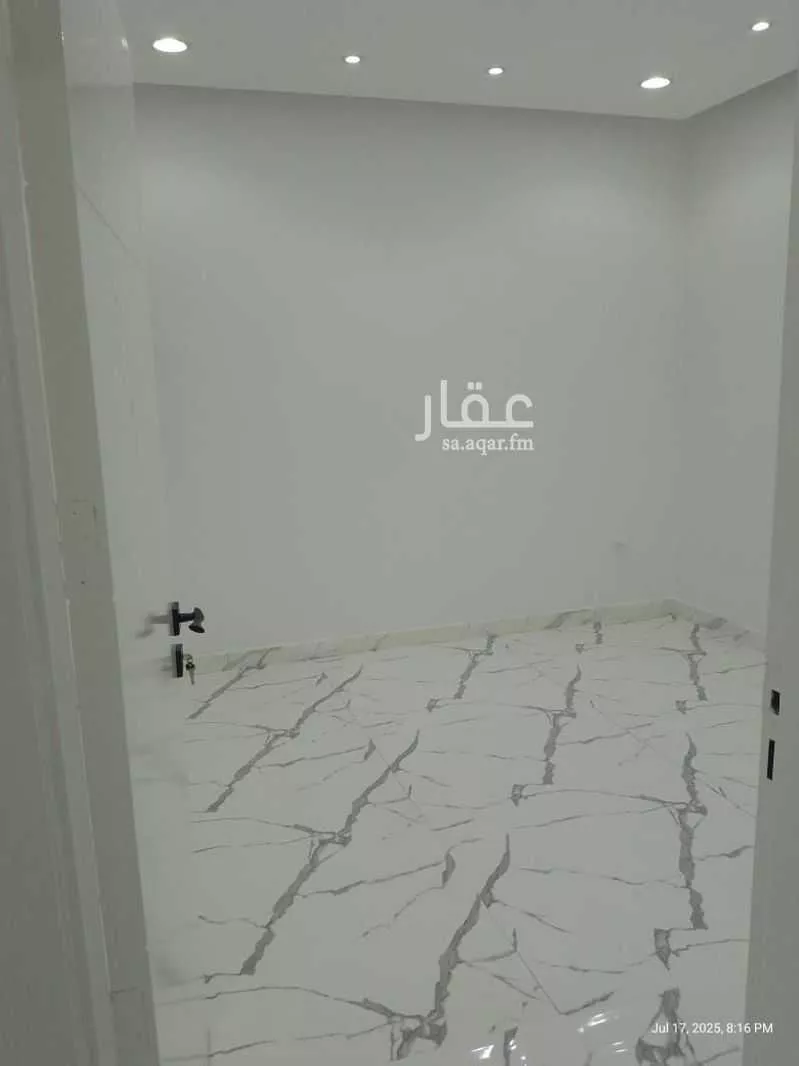 فيلا 5 غرف في الجنادرية 10