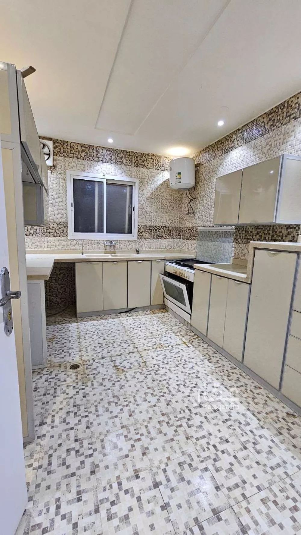 5 bedroom villa in Al Rimal 27