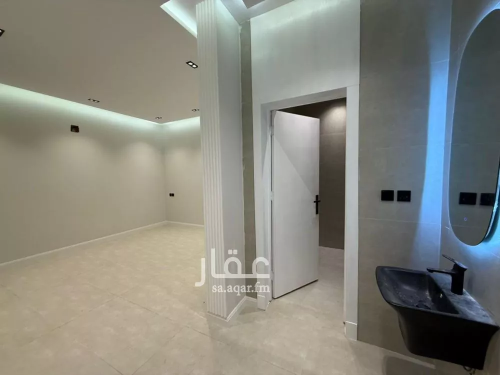 6 bedroom villa in Dhahrat Laban 17