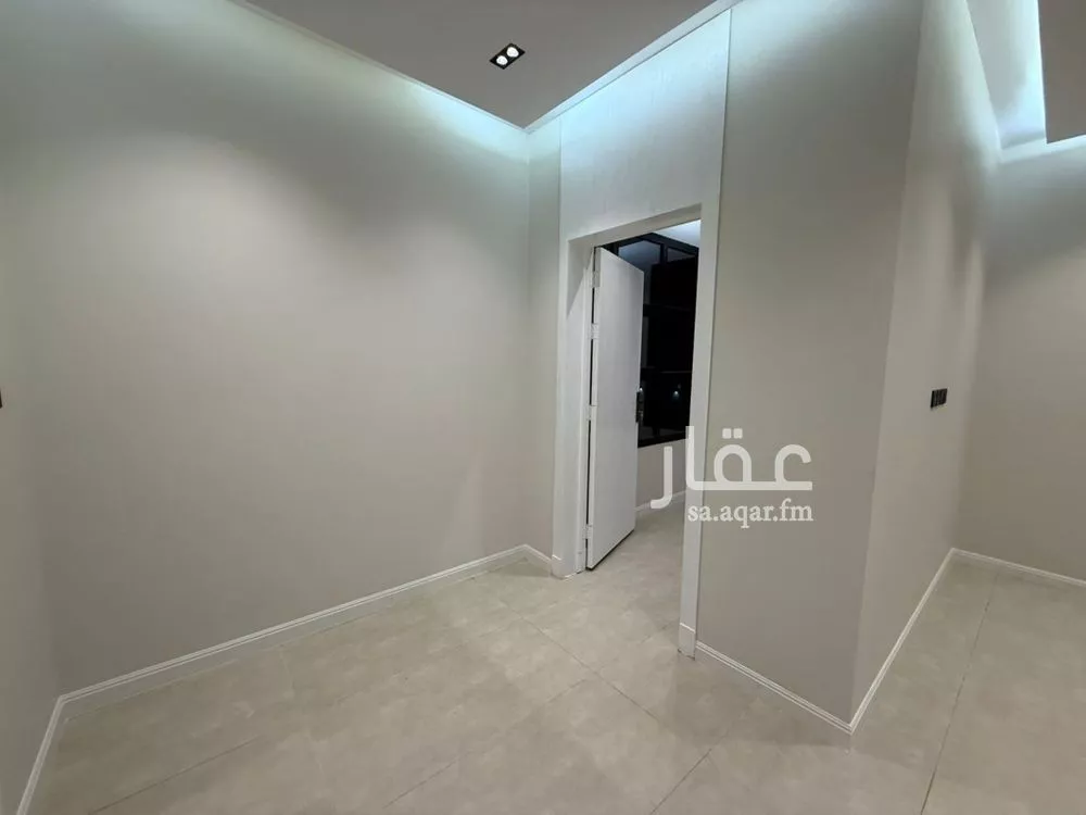6 bedroom villa in Dhahrat Laban 28