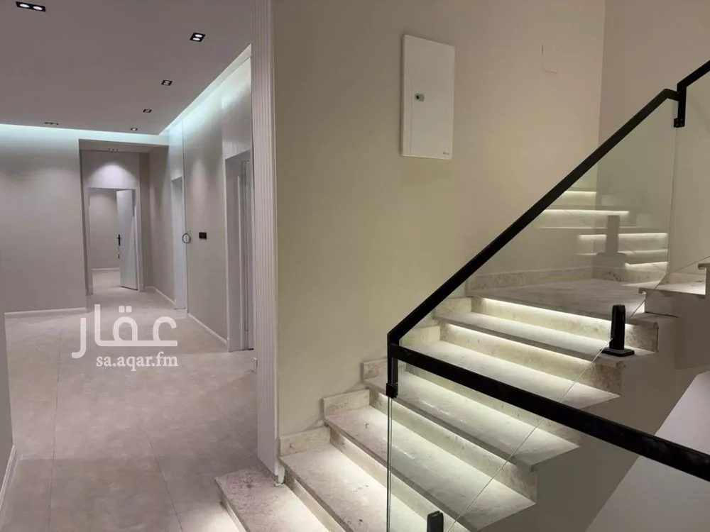 6 bedroom villa in Dhahrat Laban 7