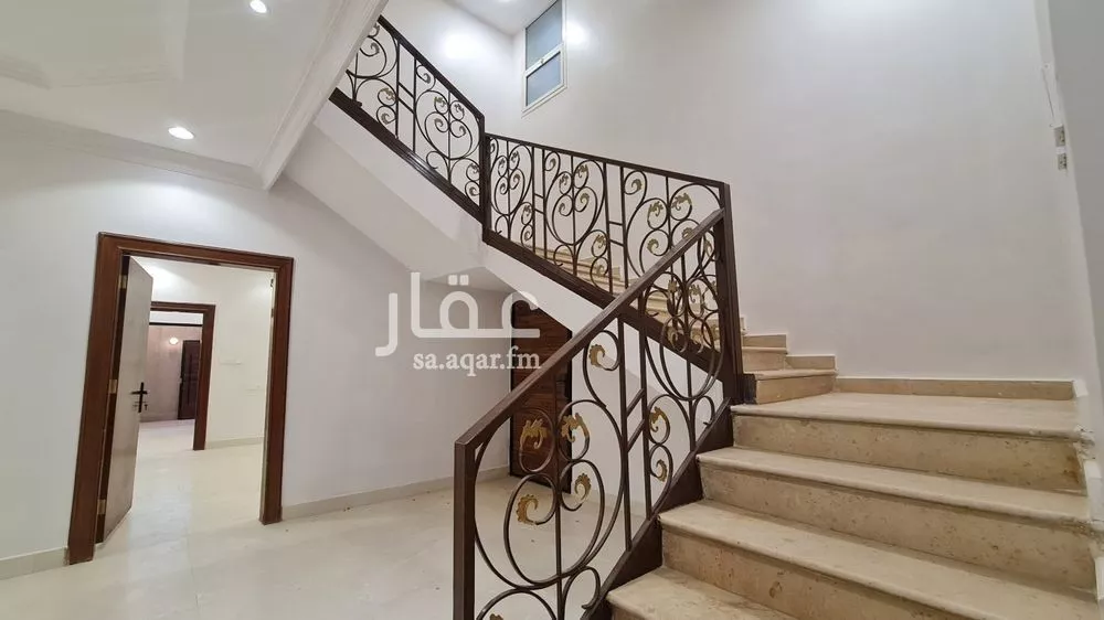 7 bedroom villa in Al Zahrah 17
