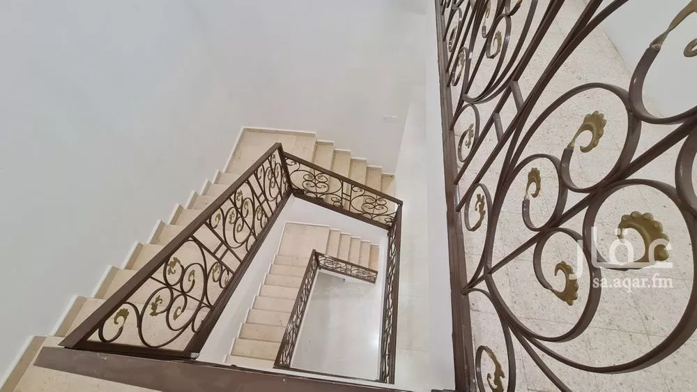 7 bedroom villa in Al Zahrah 20