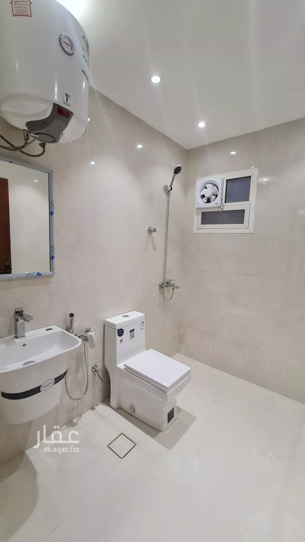 7 bedroom villa in Al Zahrah 24