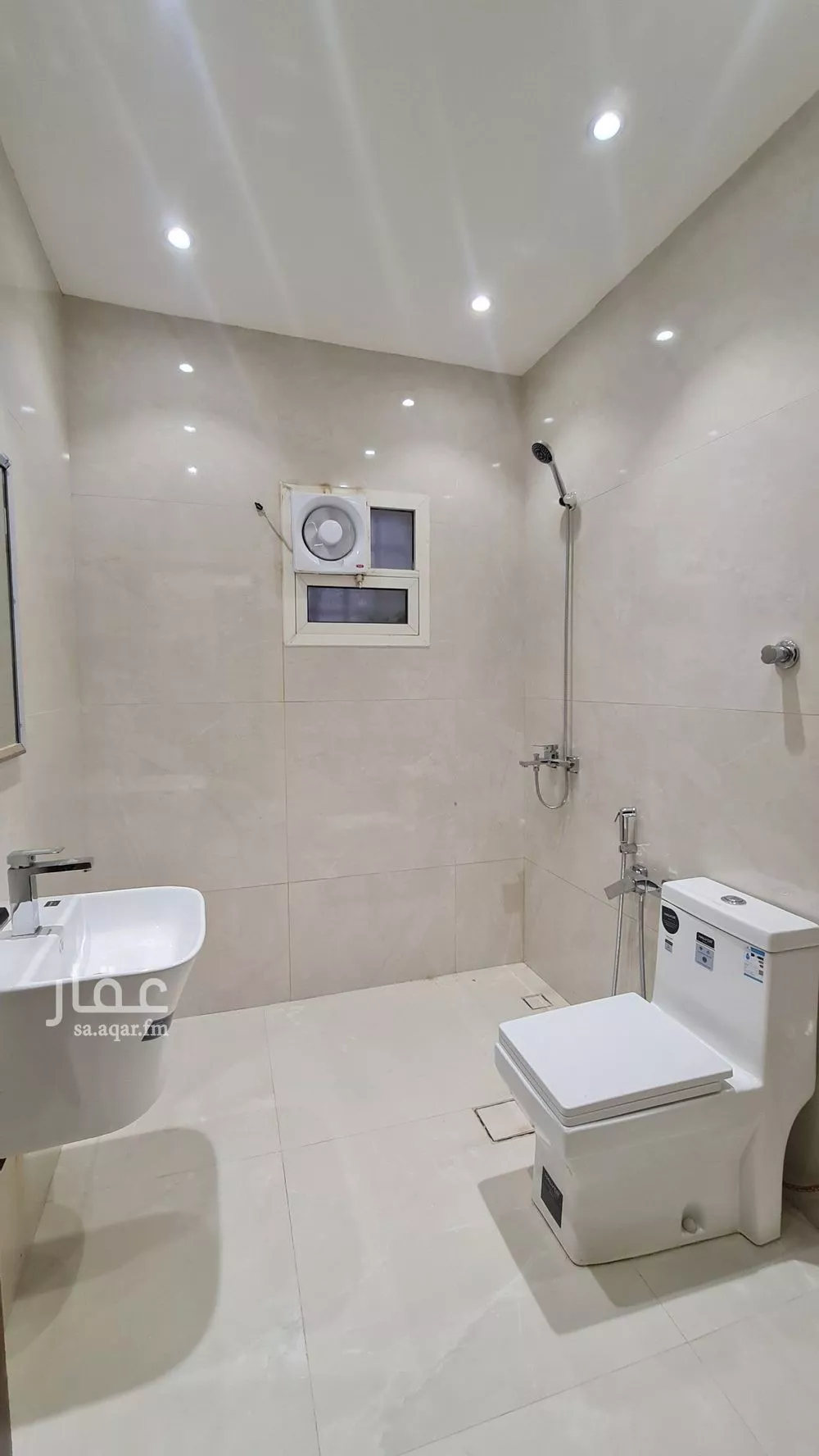 7 bedroom villa in Al Zahrah 25