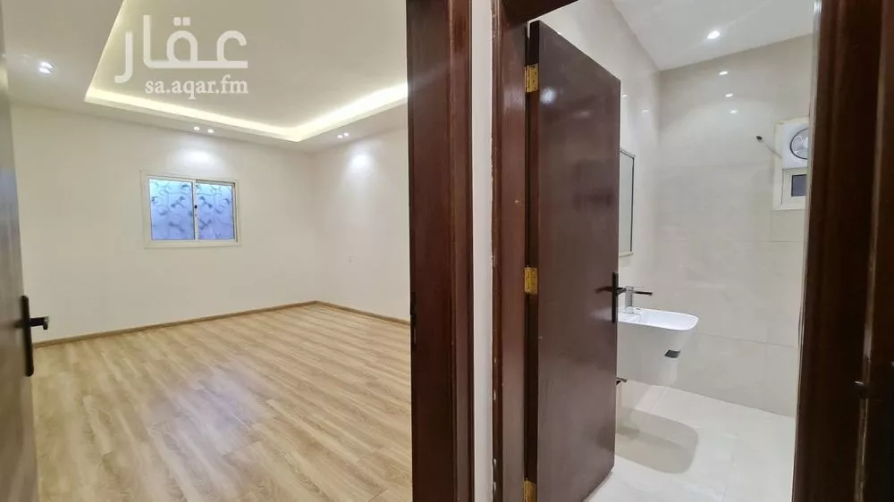 7 bedroom villa in Al Zahrah 9