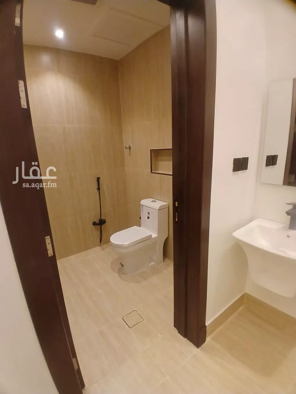 6 bedroom villa in Dhahrat Namar 5
