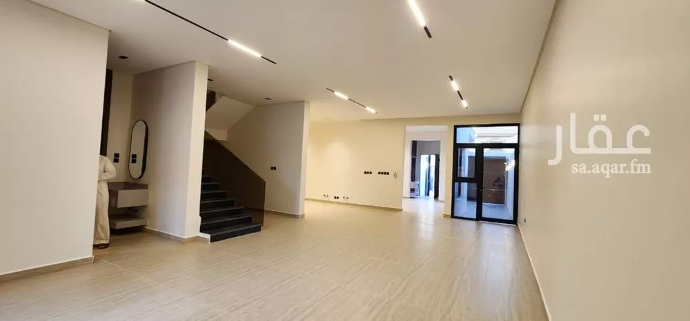 5 bedroom villa in Al Zahrah 25