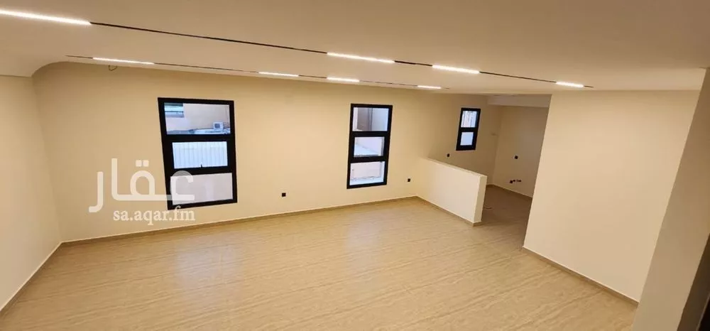 5 bedroom villa in Al Zahrah 7