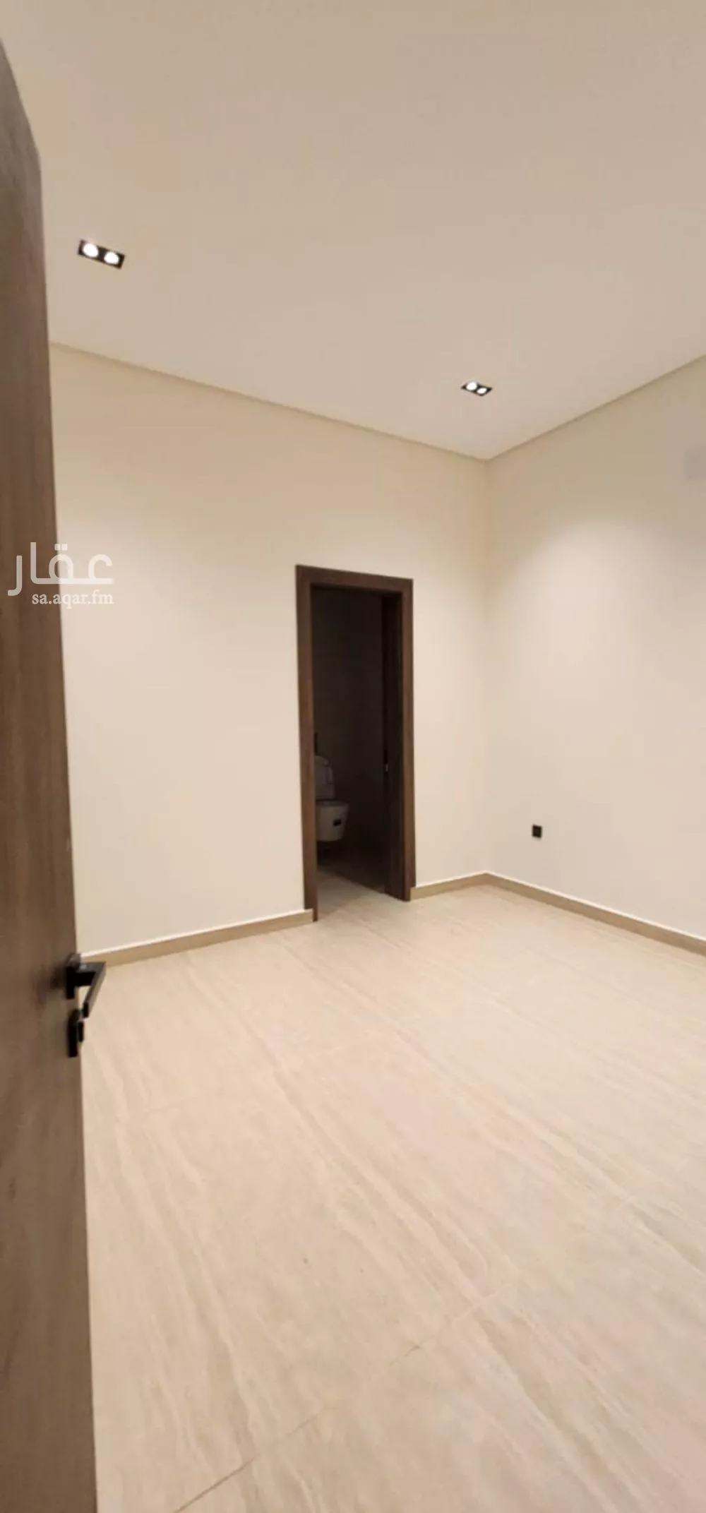 5 bedroom villa in Al Zahrah 9