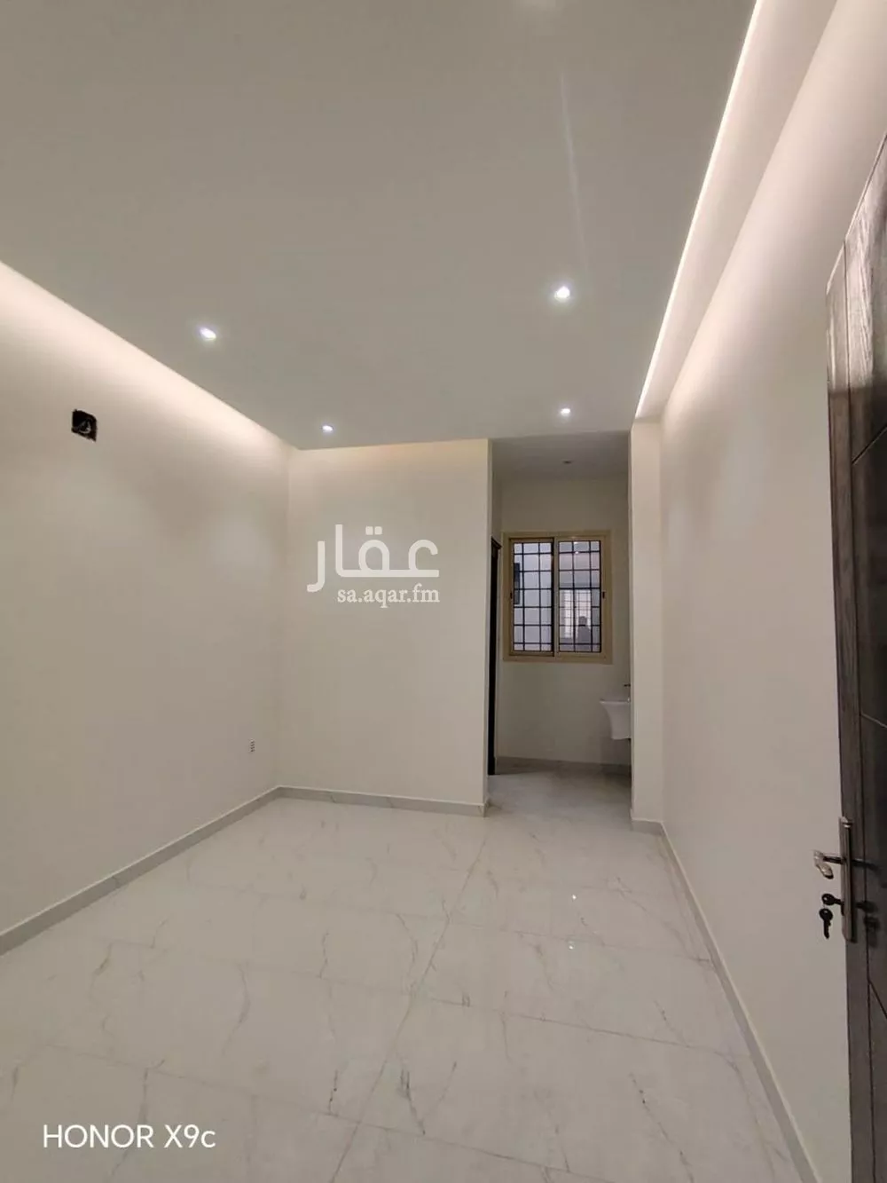 فيلا 5 غرف في عكاظ 5