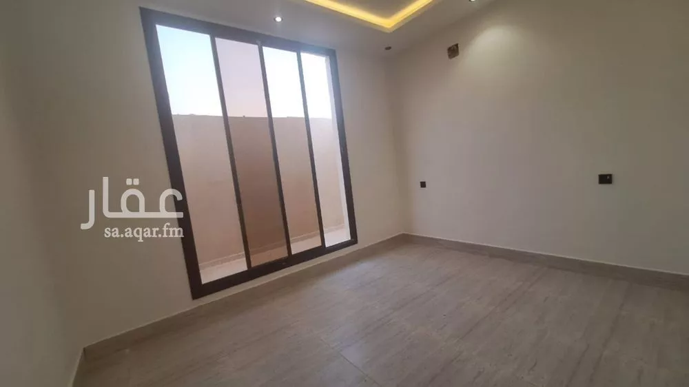 فيلا 5 غرف في عكاظ 10