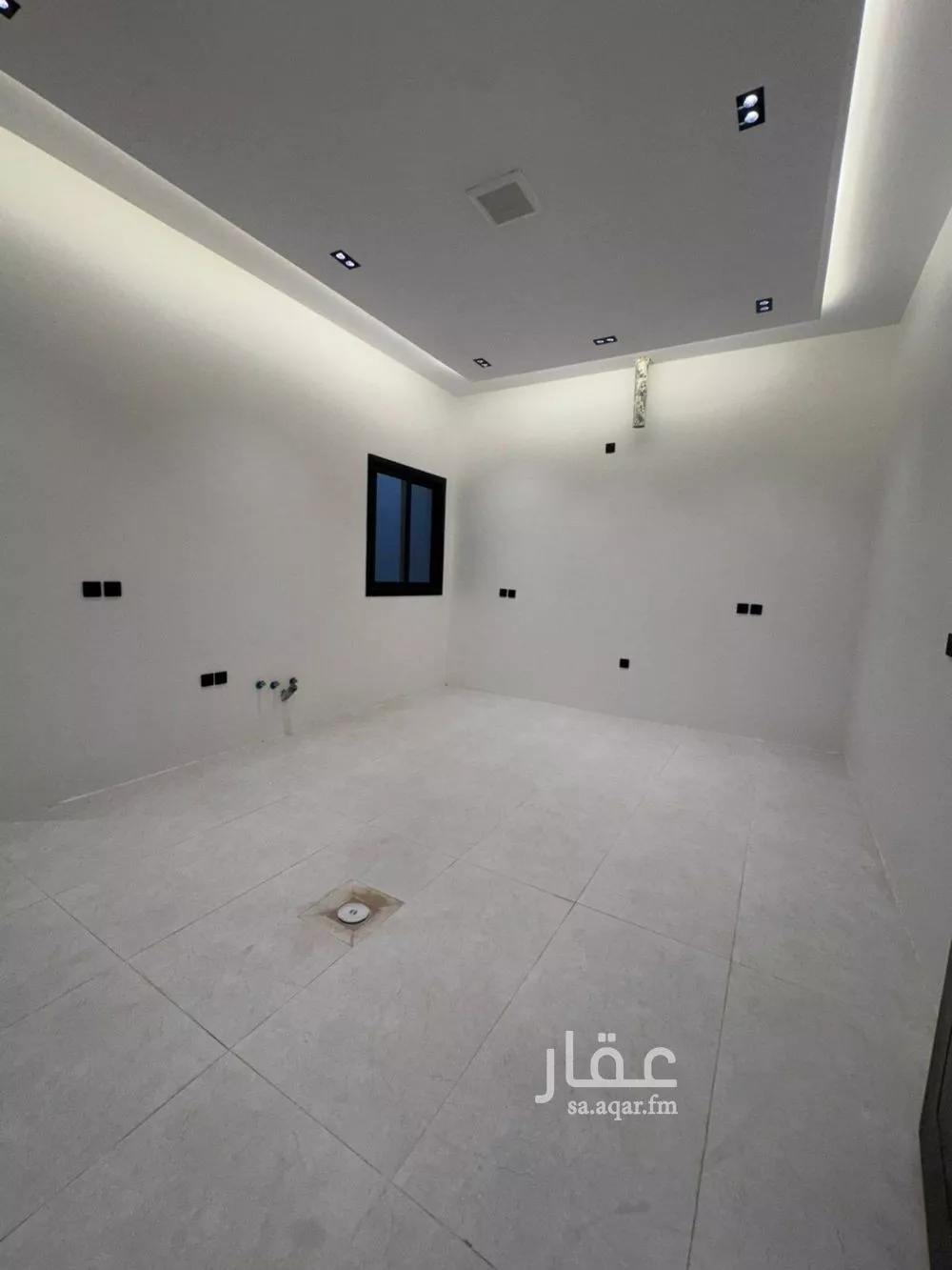 6 bedroom villa in Dirab 9