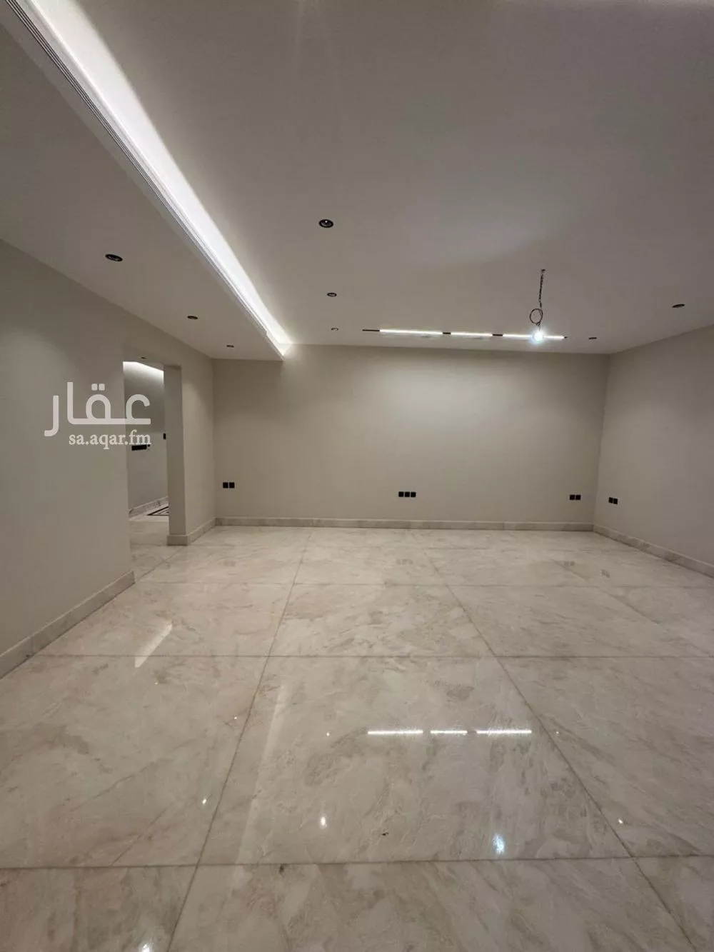 فيلا 5 غرف في الملقا 6