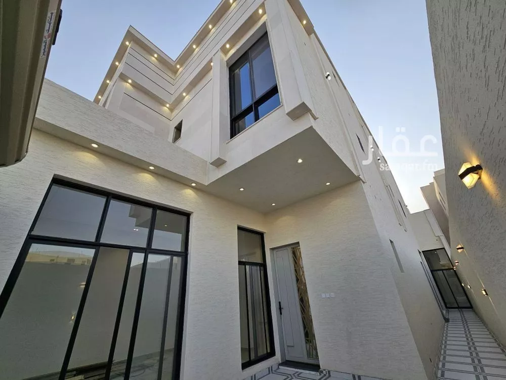 4 bedroom villa in Al Maizilah 2