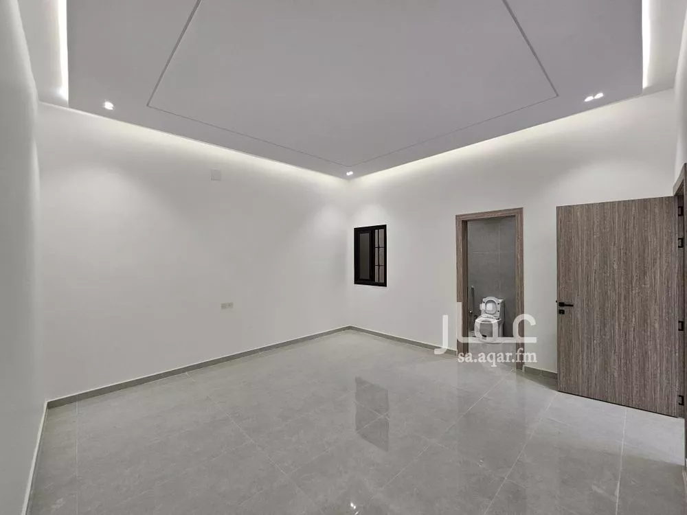 4 bedroom villa in Al Maizilah 8