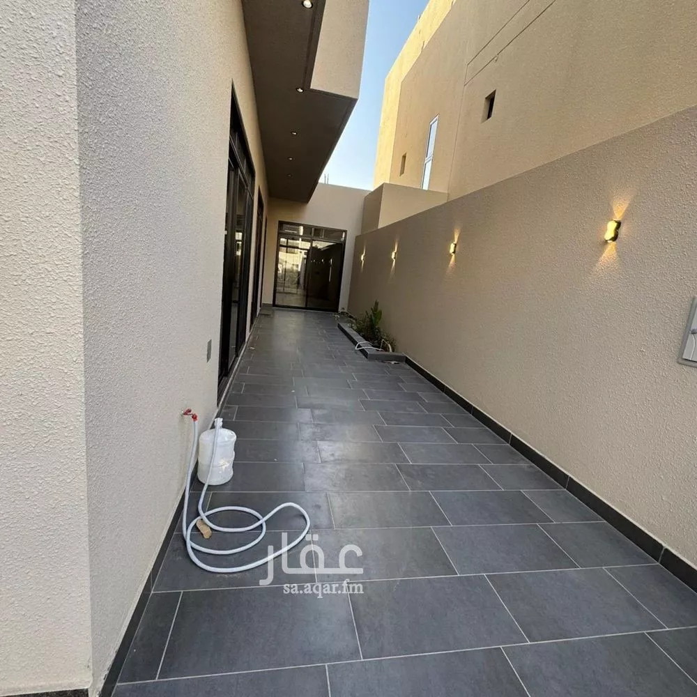 4 bedroom villa in Al Narjis 9